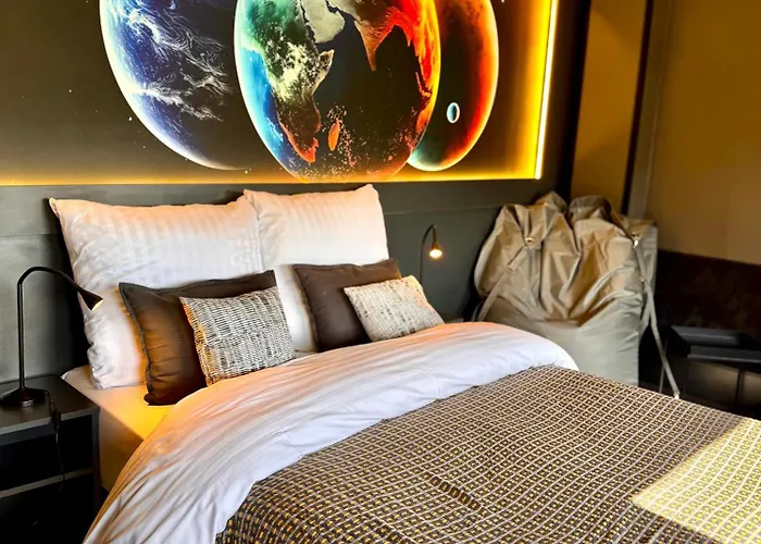 Sleephotels Cosmos Hotel *