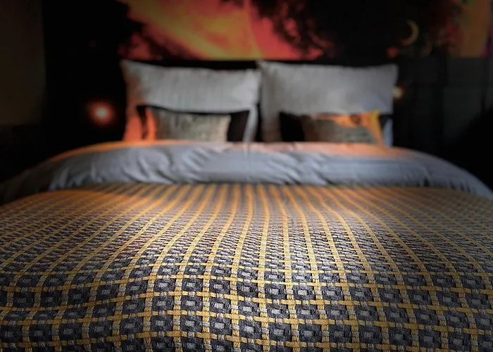 Sleephotels Cosmos Hotel *